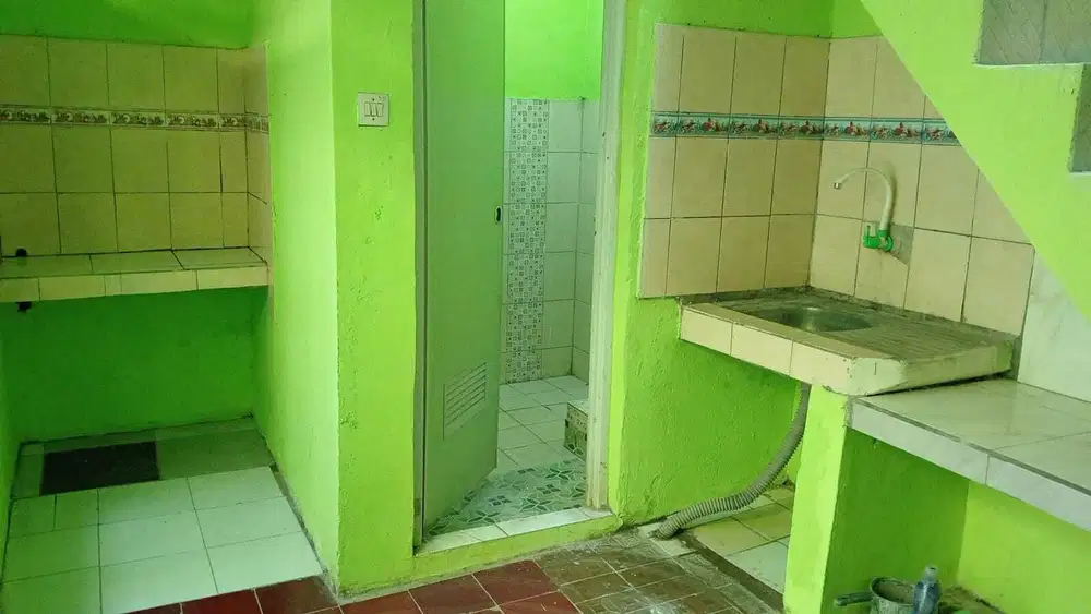 Sewa Rumah Bulanan 2 kamar, 1 Ruang Tamu, 1 Dapur, Parkir Motor Mobil