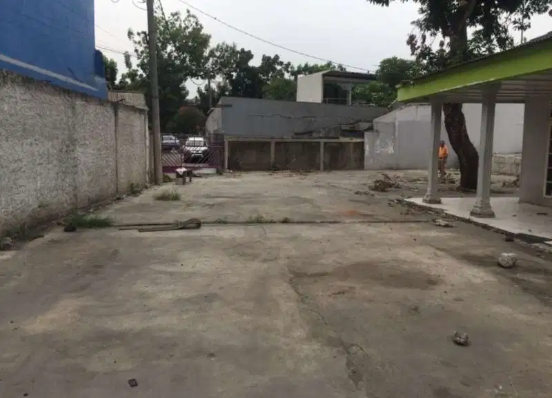 Disewakan Rumah Untuk Kantor Gudang Parkir 15 Mobil