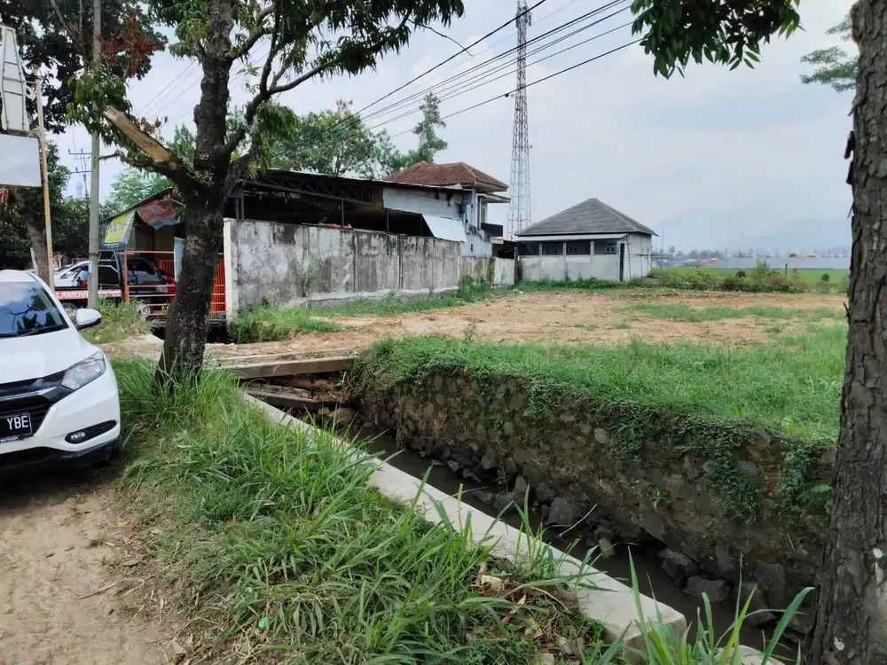 Di sewakan lahan  di mindroad jalan provinsi Jl raya Soreang Banjaran