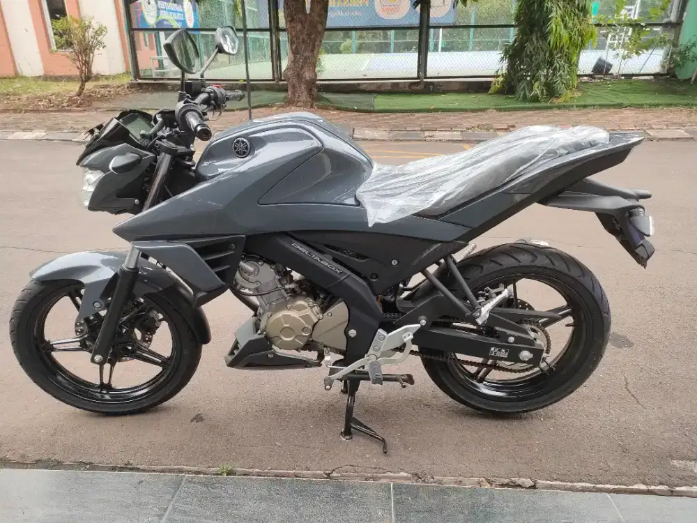 Di jual motor Vixion tahun 2021 masih baru