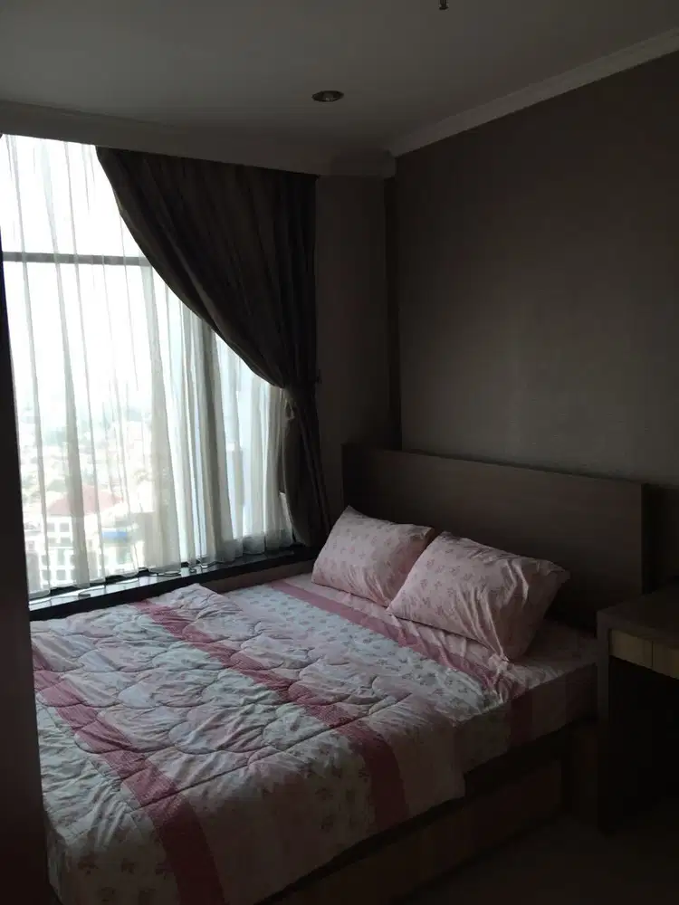 SPESIALIS Apartement Hamptons park lantai tinggi