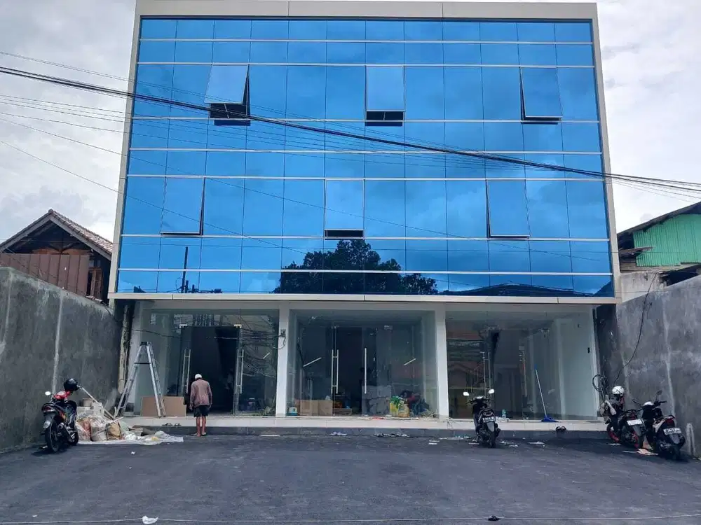 Ruko 3,5 Lantai di Pejaten Dijual – Lokasi Strategis, Siap Usaha!