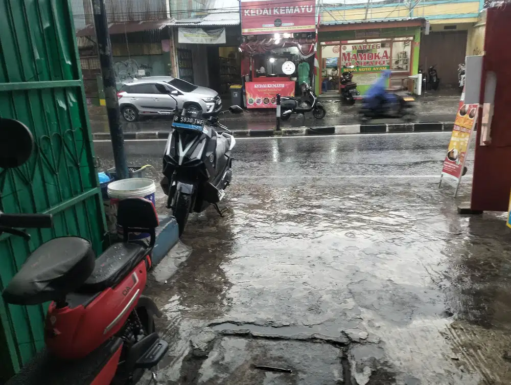 Disewakan teras untuk usaha
