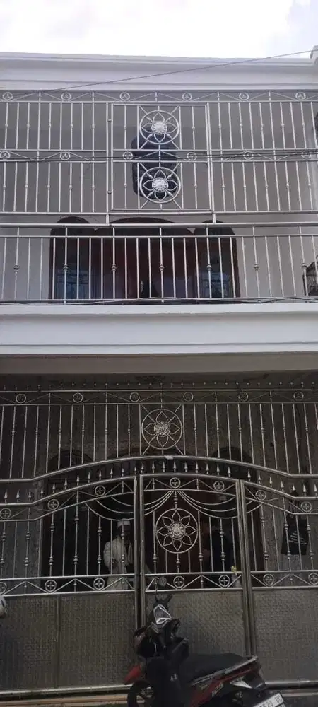 Rumah 2 lantai full bangunan dijual murah di jln. Ikan kerapu PERAK