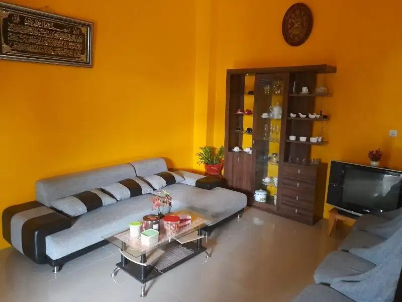 RUMAH DI DEPOK DEKET JEMBATAN SERONG