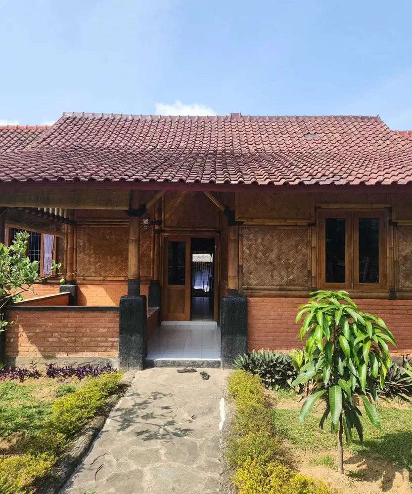 Disewakan VILLA BAMBU Pemandangan Indah di Cisarua Puncak Bogot