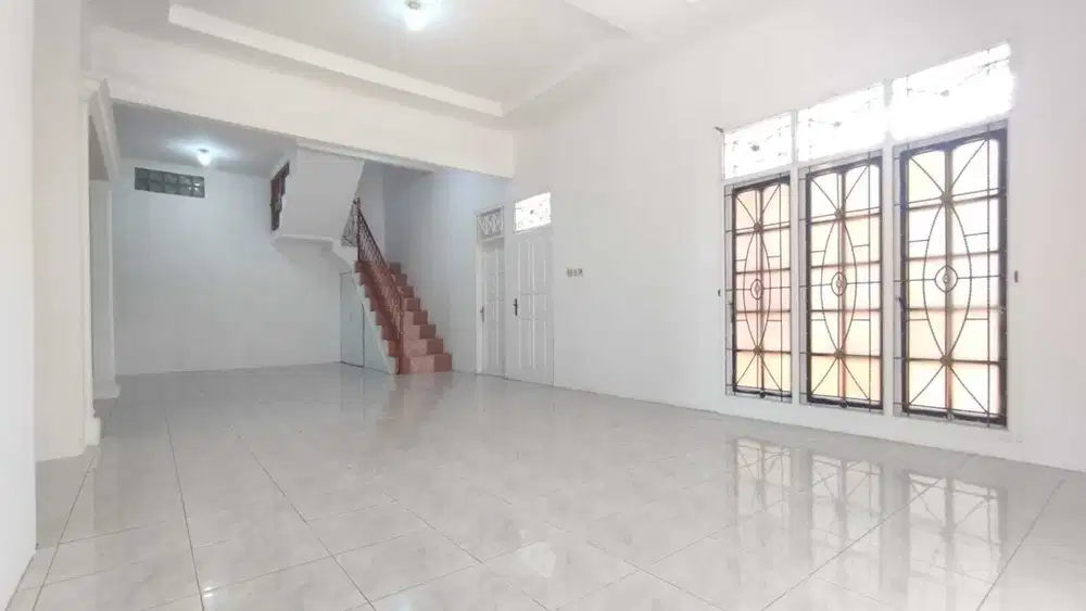 Dikontrak/di jual rumah Villa Indraprasta Jalan Dewi kunthi I 02 tegal
