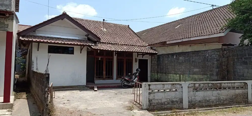 Rumah Tepi Jalan Aspal Sktr Sidomoyo Sidoarum dkt Rocket Chicken Pusat