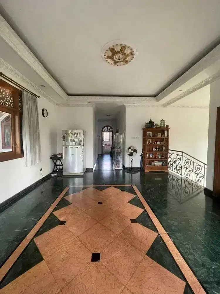 Rumah Lux 8 kamar Komplek Tanjung Barat dekat Aeon