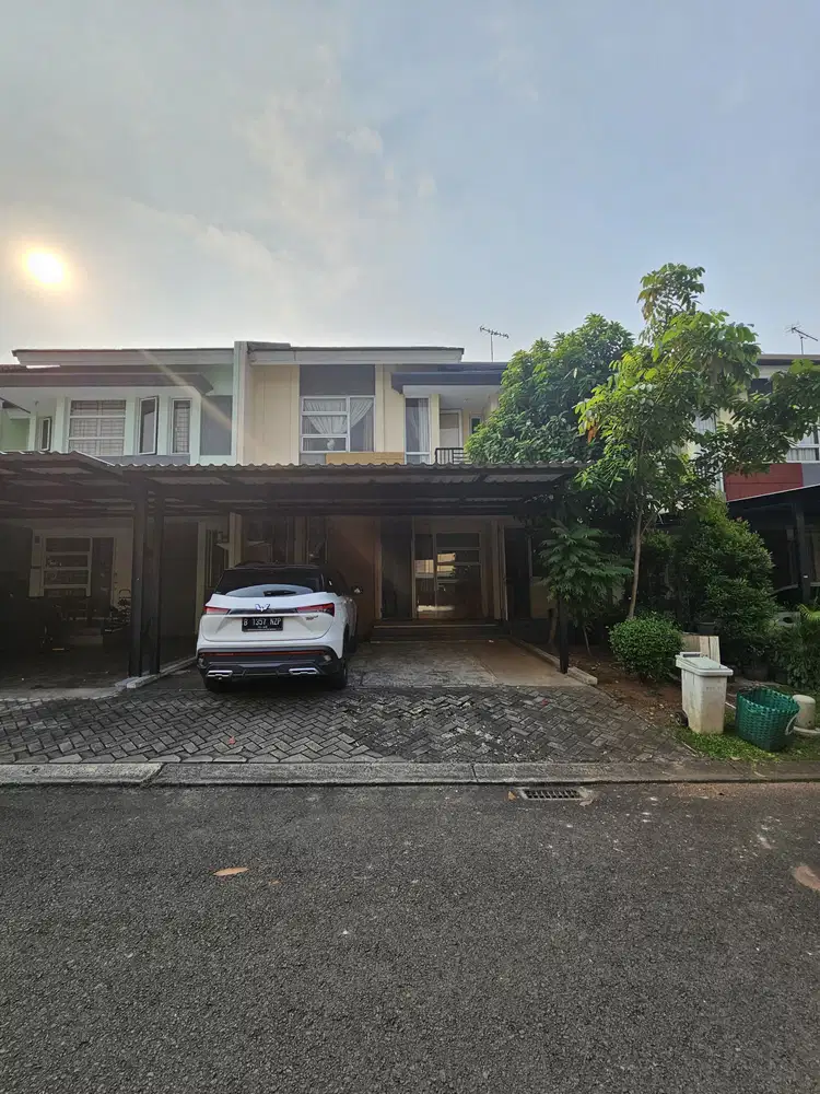 Di Jual Rumah 2 lantai di Cluster Castilla BSD