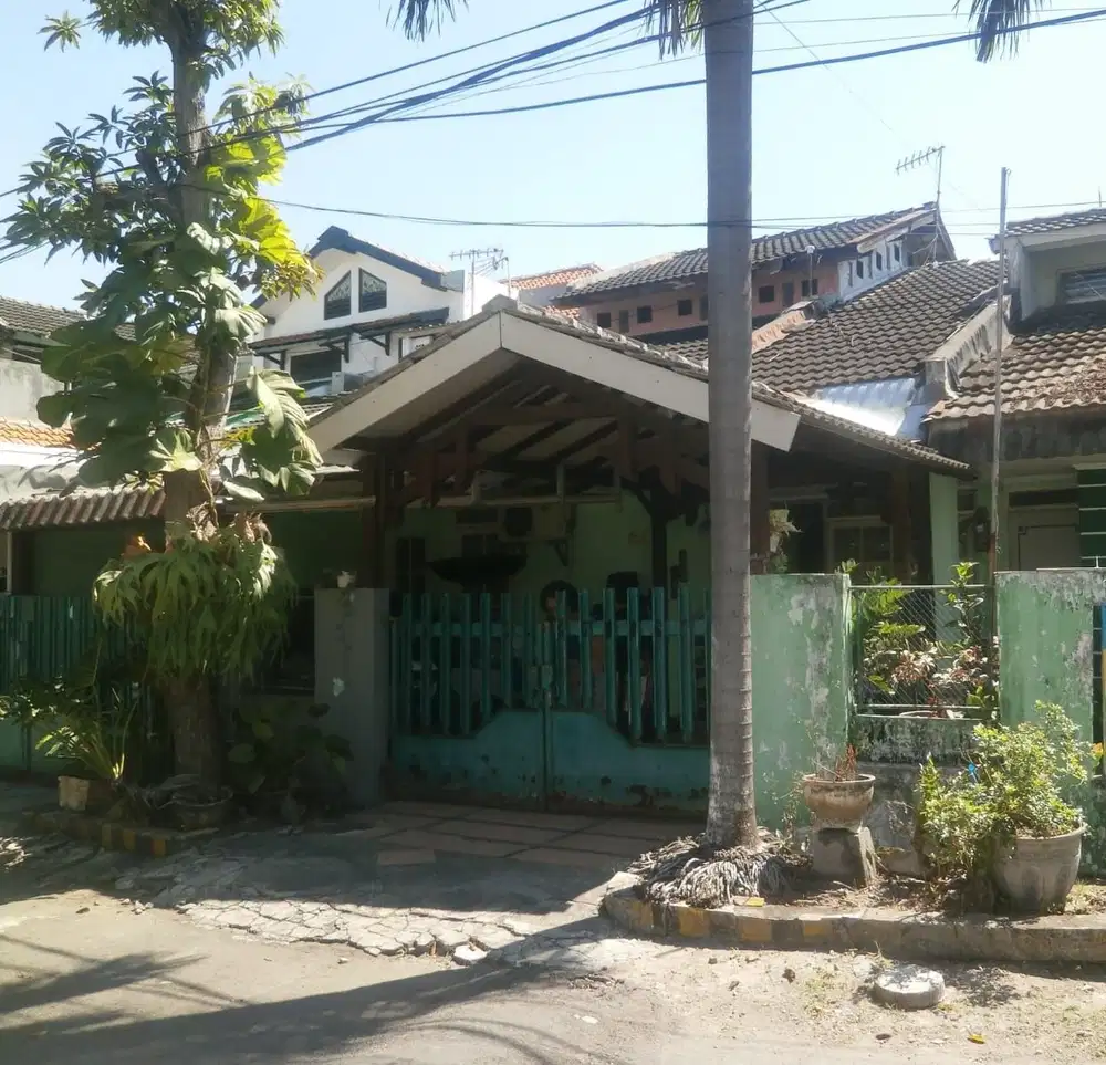 dijual rumah Surabaya Timur daerah Semolowaru butuh uang sekali untuk bayar pinjaman