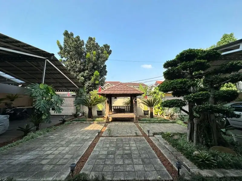 Dijual : Rumah mewah Pos pegumben Kebon Jeruk