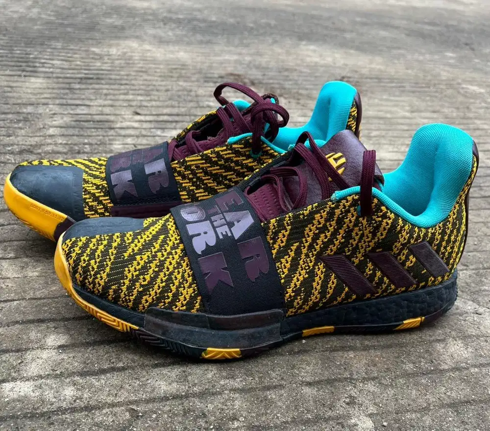 Sepatu Basket ADIDAS Original Fear the Fork