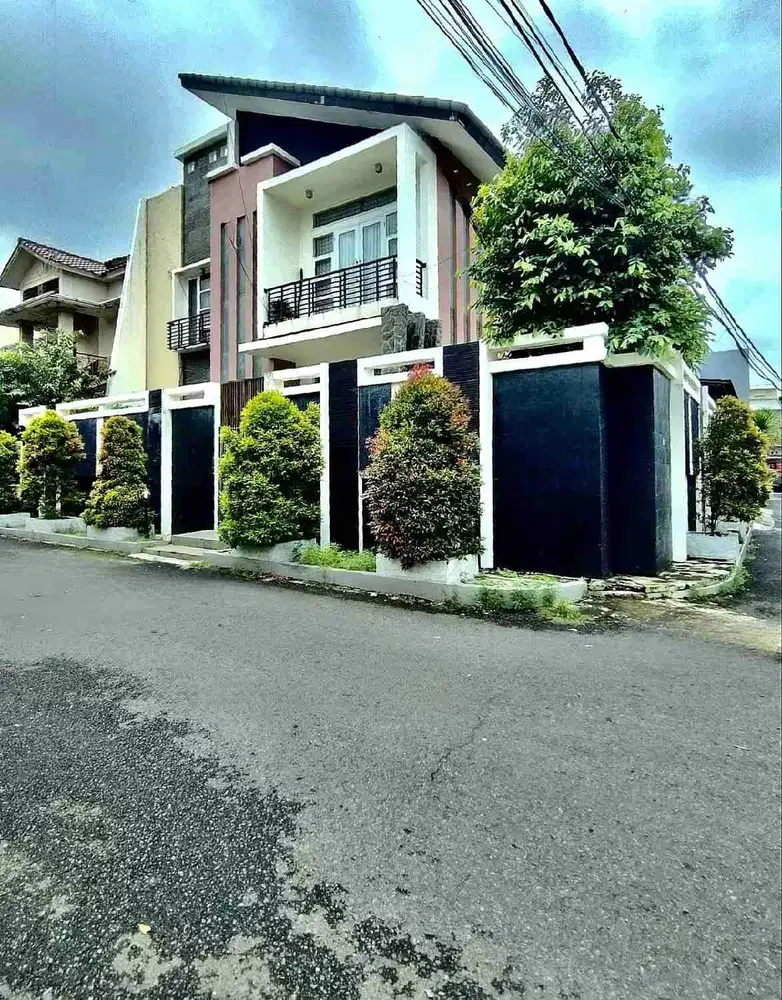 Rumah hook 2 lantai pulomas jakarta timur