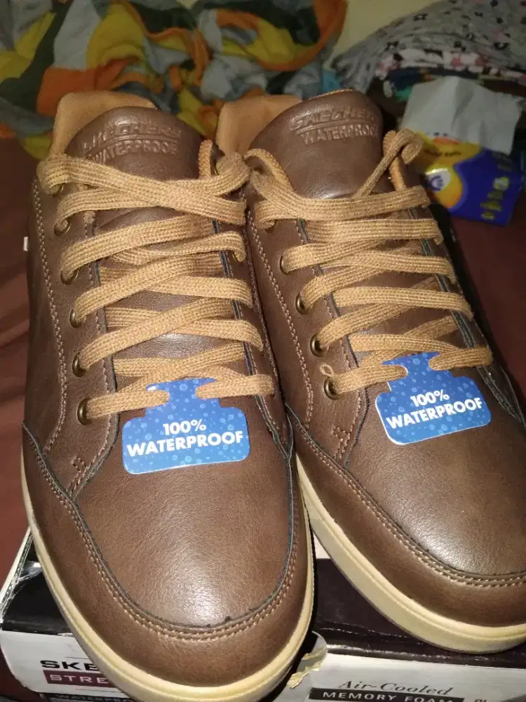Skechers warna brown