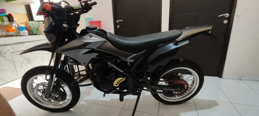 Kawasaki KLX Dtracker 150 Standar