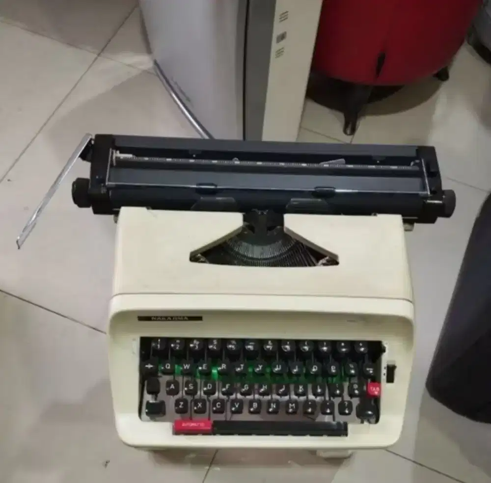 Mesin ketik Nakajima 8100 antik vintage jadul original made in Japan