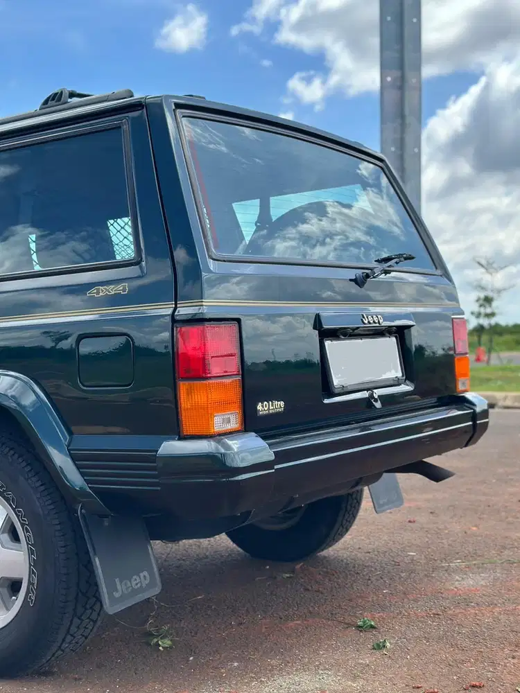 Jeep Cherokee XJ Limited 1997 AT