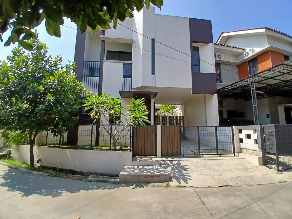 Rumah Baru Model Modern Tropis di Komplek Danamon Jatiasih
