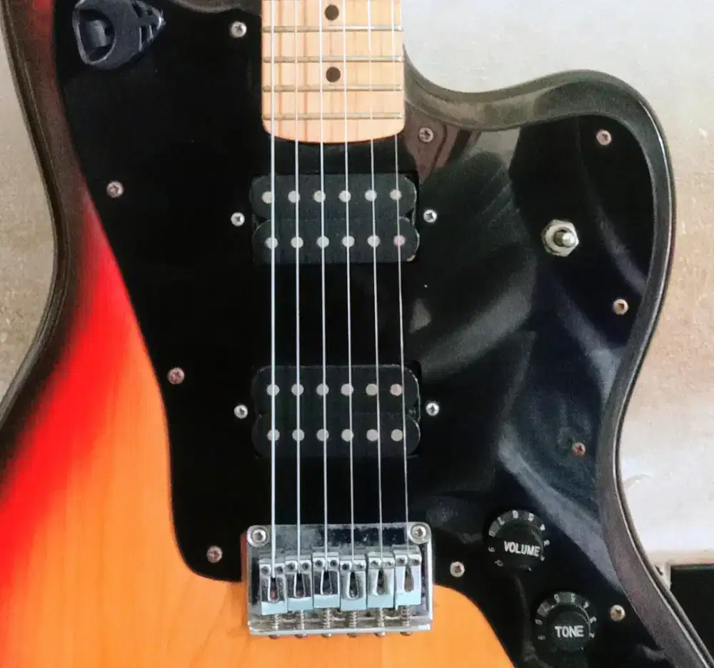 Gitar fender jaguar custom bekas