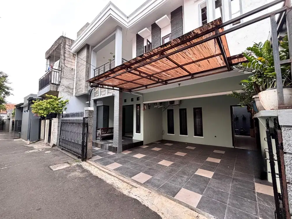 GAK SAMPE 2 M ! RUMAH SIAP HUNI DI TEBET, AKSES DEKAT JLN 2 MOBIL