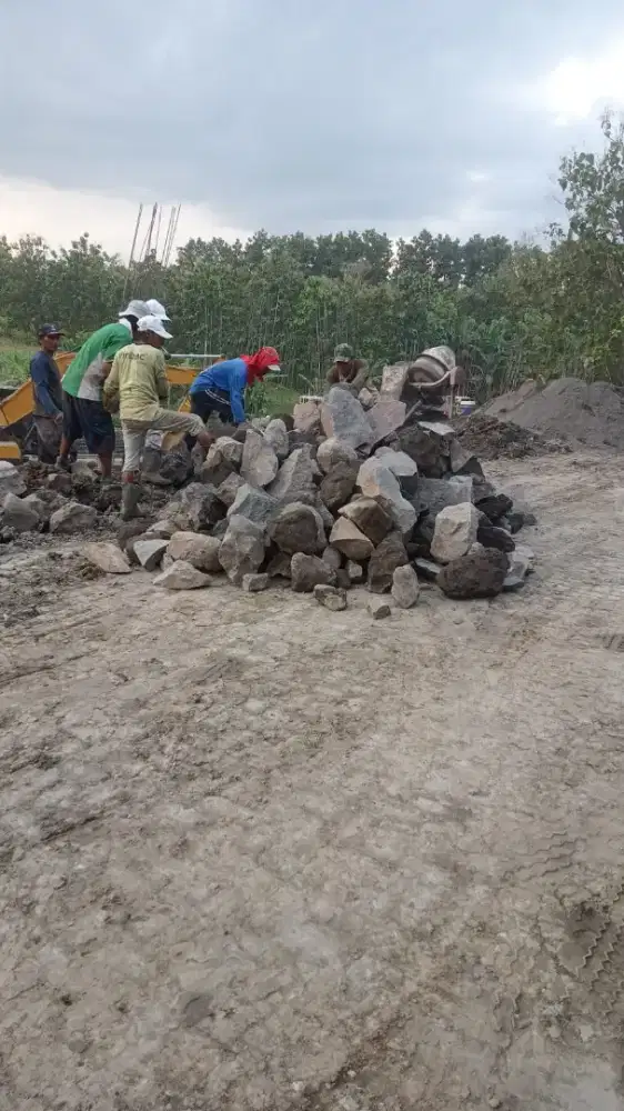 Batu Pondasi / Batu Kewal / Batu Kali / Batu Belah