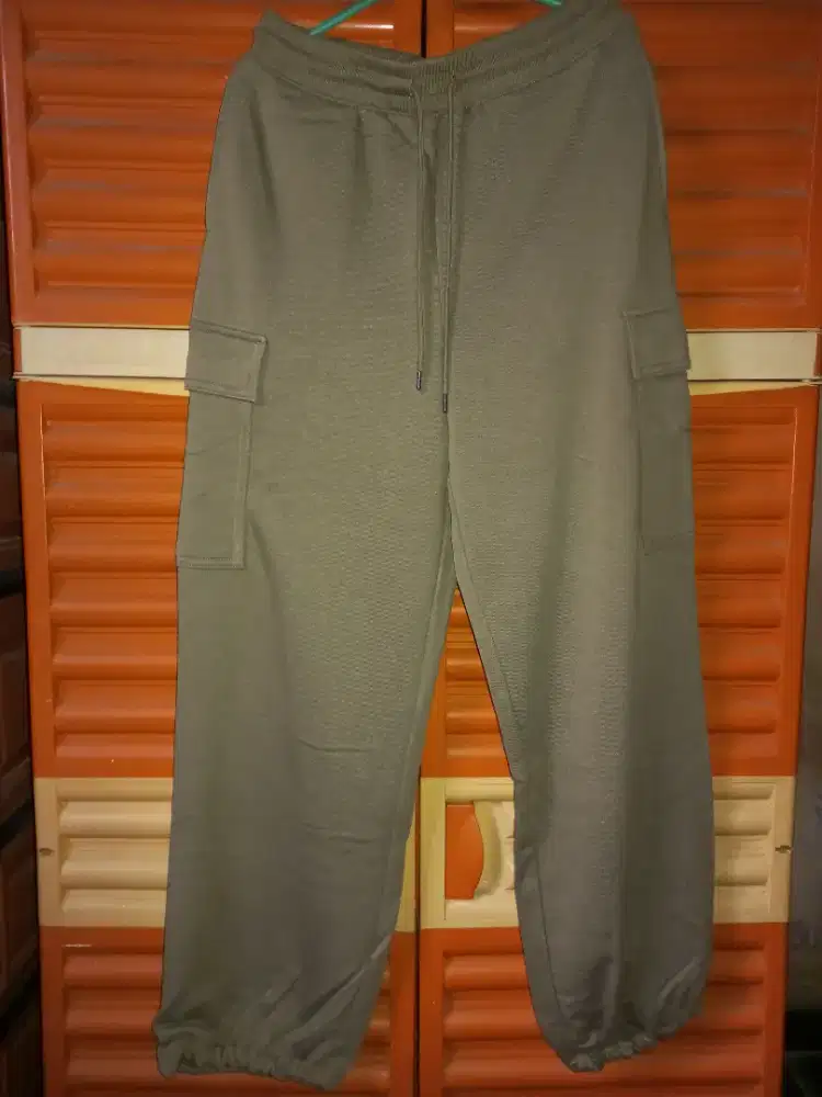 Second - UNIQLO sweat Cargo Pants - Olive
