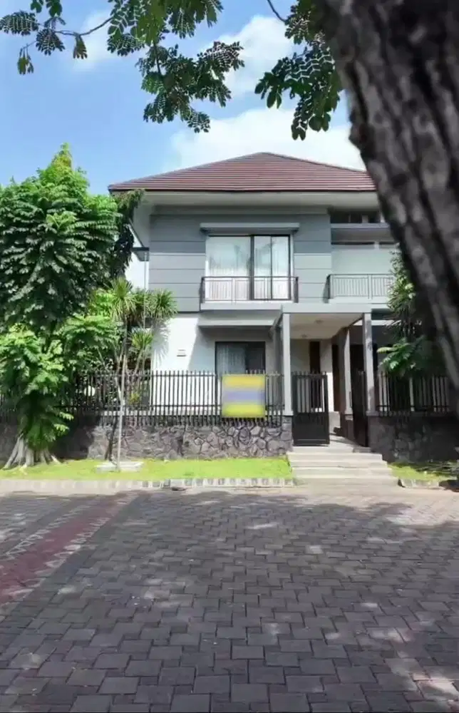 Dijual Rumah dengan pool minimalis modern