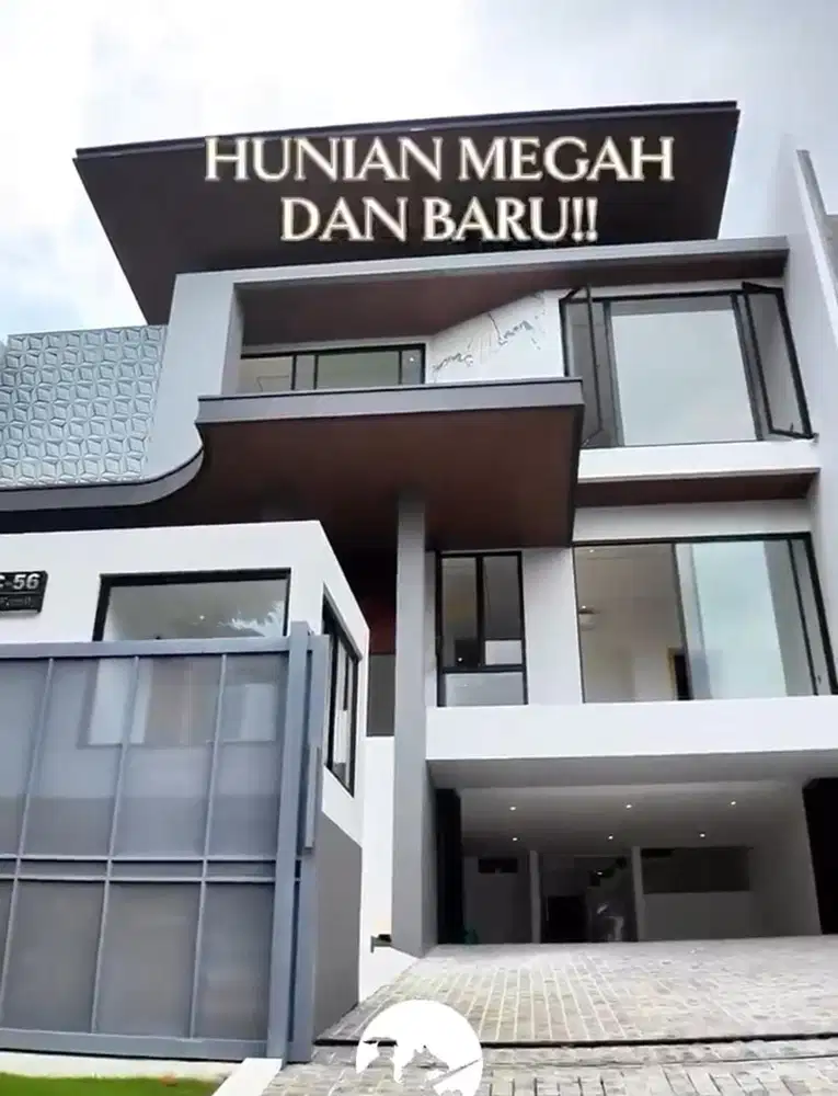 Dijual Rumah Mewah Graha Family , Spek Sultan