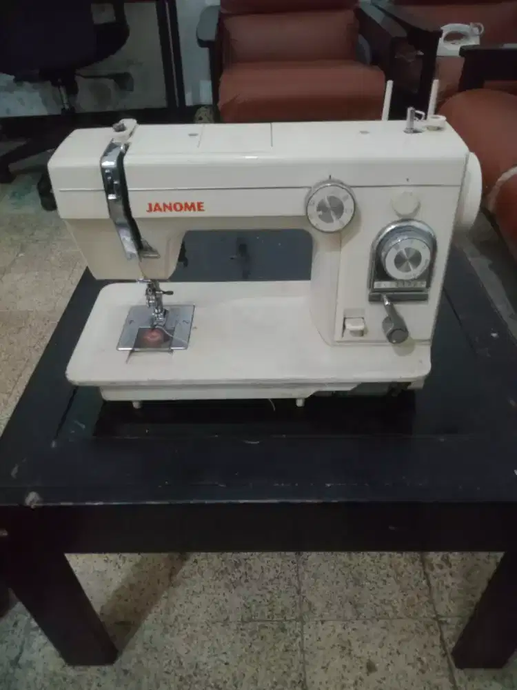 Mesin jahit Janome