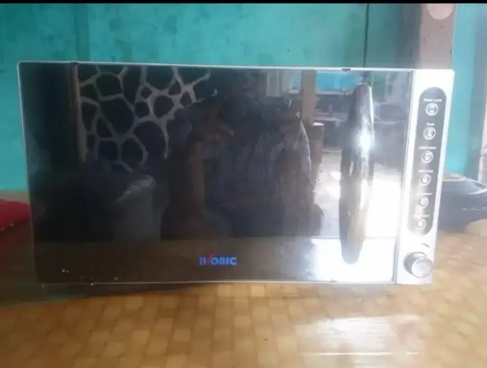 Microwave oven ikonic G239S