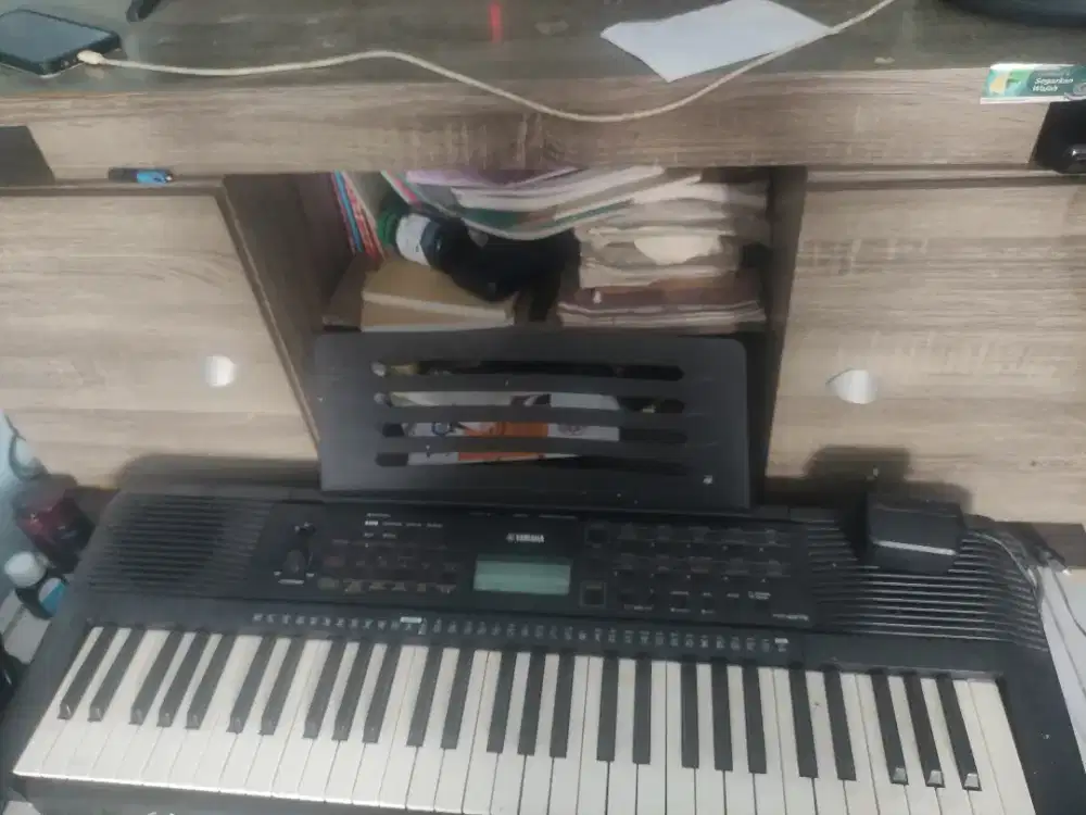 Keyboard YAMAHA PSR E273