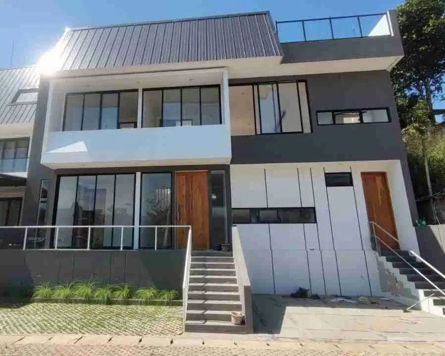 RUMAH CIGADUNG CIBEUNYING COBLONG DAGO BANDUNG UTARA STRATEGIS LINGKUNGAN NYAMAN.