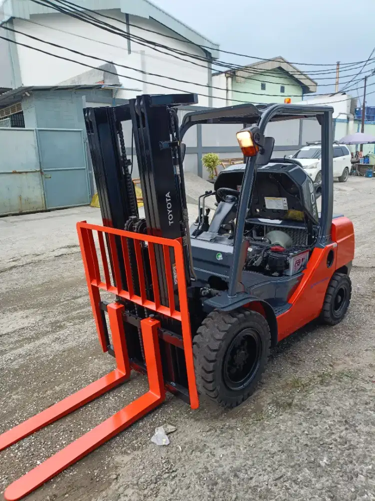 Forklift Toyota 3 ton threelift forklip forklif