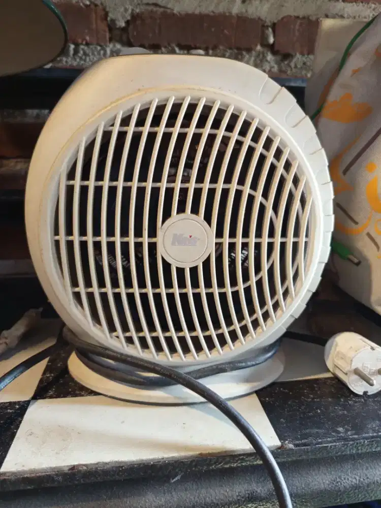 Dijual MURAH Kipas Angin dengan pemanas Ruangan