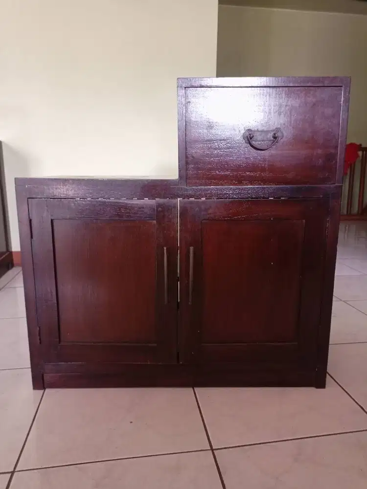 Lemari Tempat Tatakan Dispenser