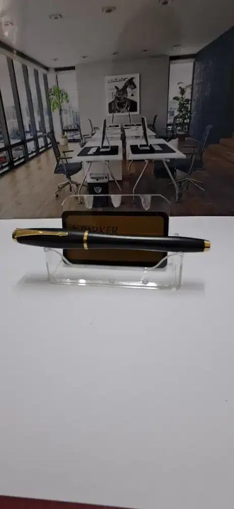 Parker Urban Fashion Series Pen  Gold Trim Rollerball Laquer Black 