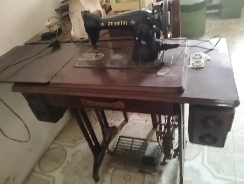 Mesin jahit Zenith