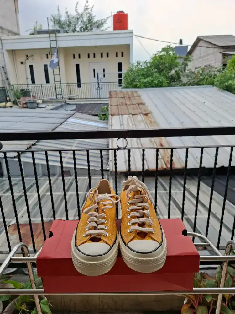Sepatu Converse Chuck Taylor 70s Sunflower Low Mens Original