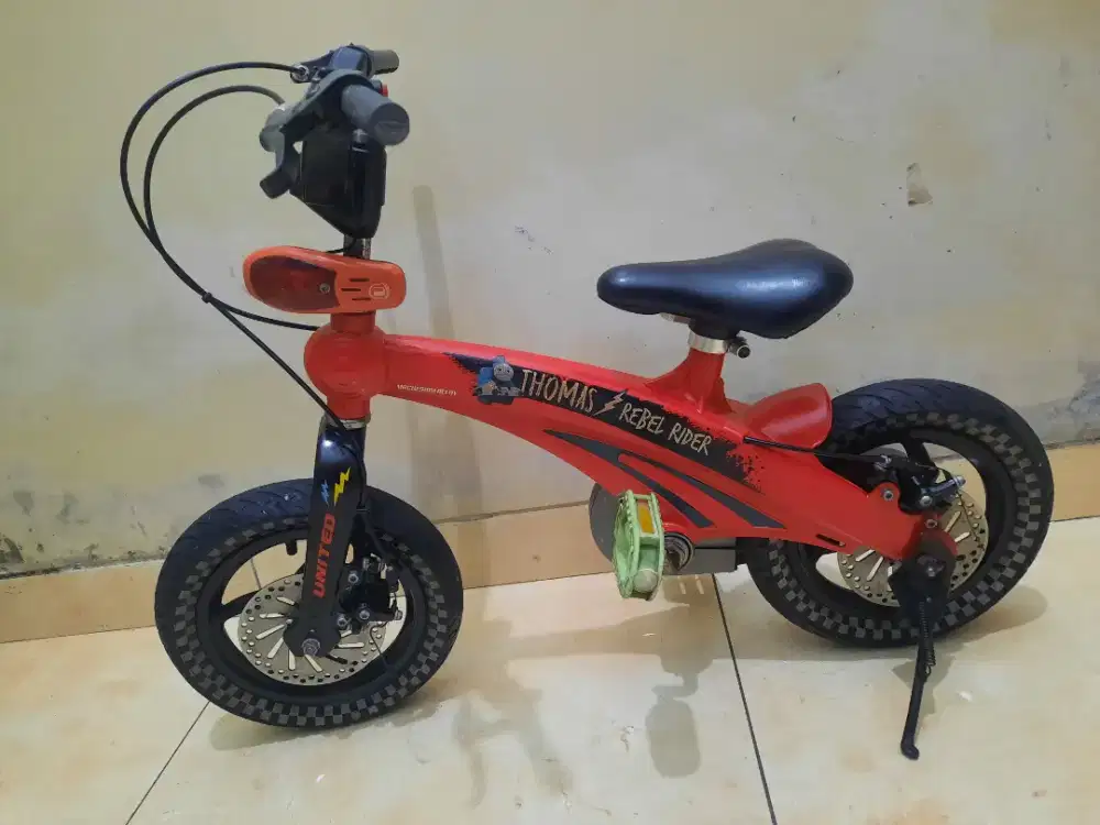 Sepeda United Aero 12 inch