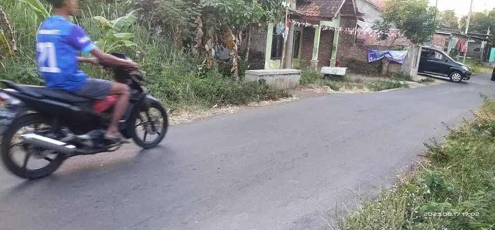 Tanah Pekarangan pinggir Jalan utama leuwidinding