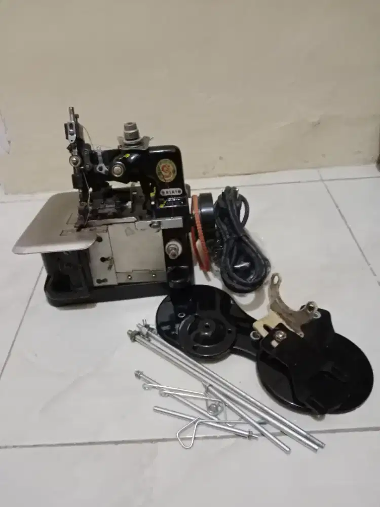 Kepala mesin Singer portable