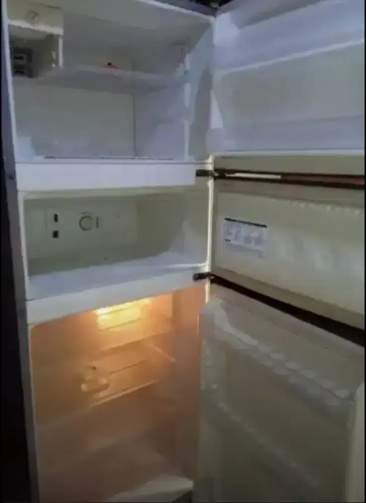 Kulkas LG Jumbo 3 pintu