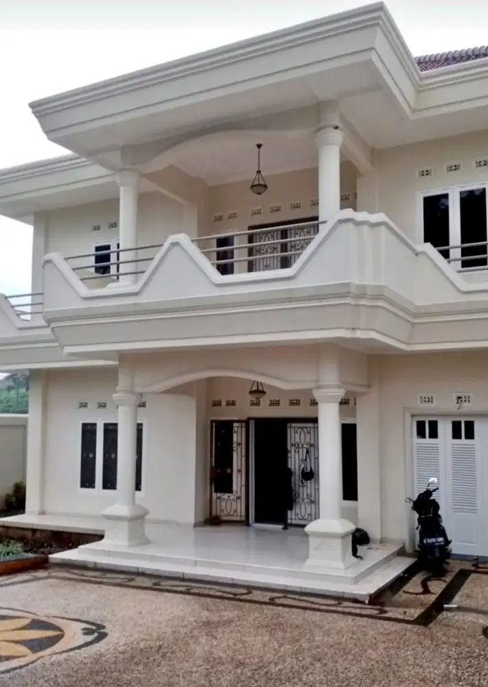 VILLA 2 LANTAI SIAP HUNI DESIGN MODERN DI LEMBANG BANDUNG