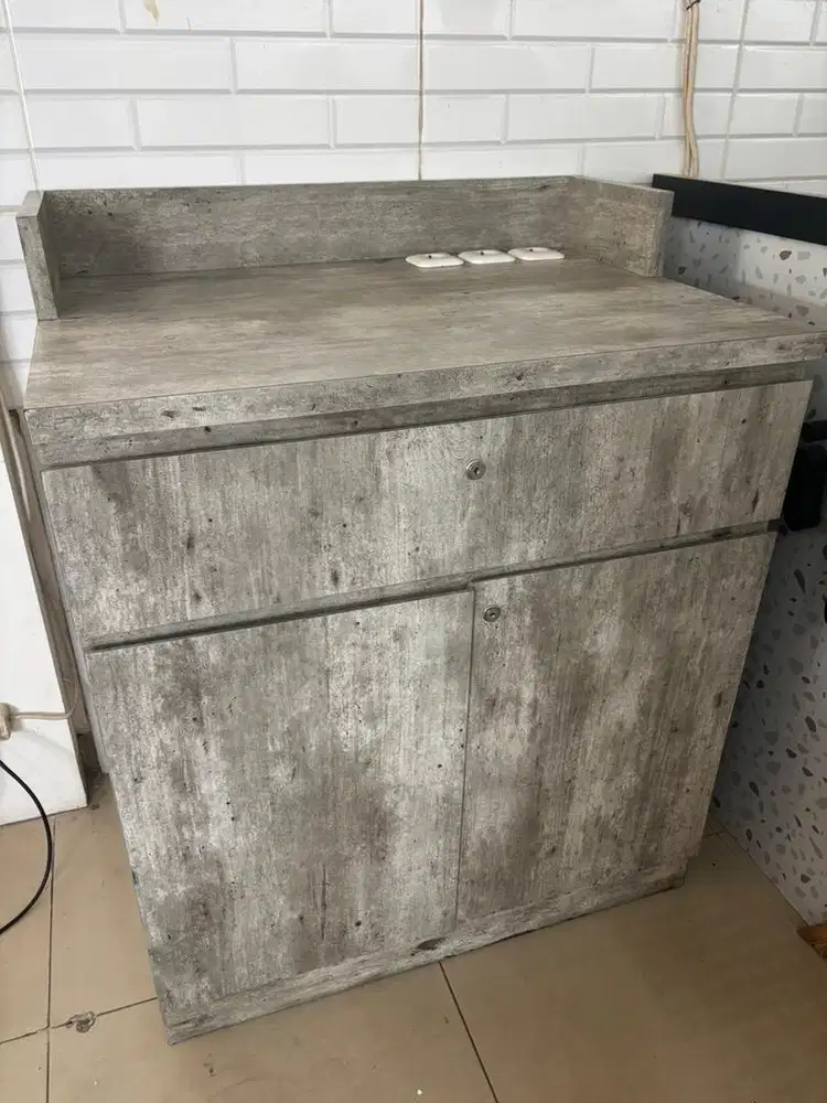 Meja Kasir dengan Laci dan Lemari Bawah Bekas