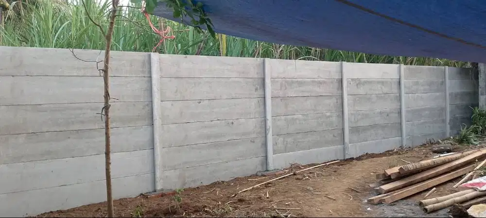 Pagar berklualitas ( Panel Beton)