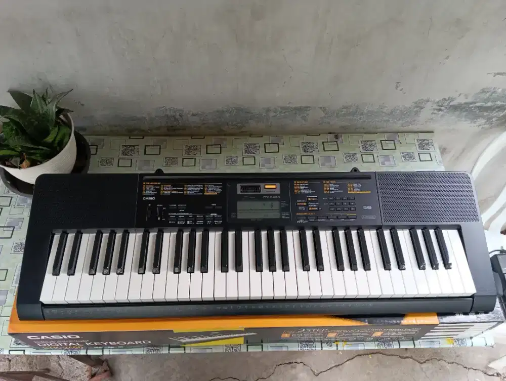 Keyboard casio CTK 2400