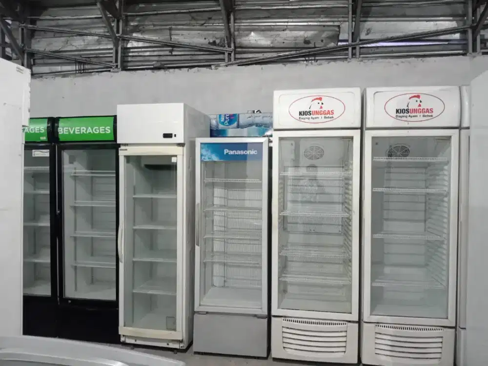 Showcase cake and fruit