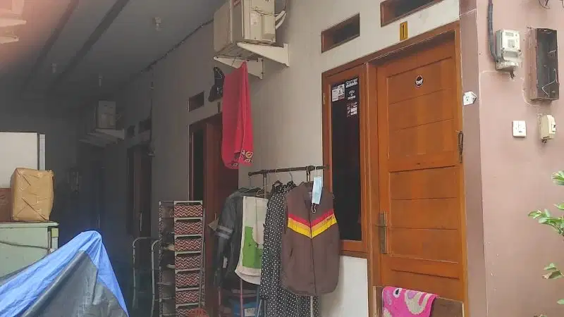 Di Jual cepat kost 4 pintu dekat RS,Kampus, Mall, Pintu tol.