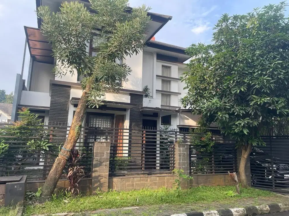 Disewakan Rumah Lokasi Strategis Menteng Bintaro